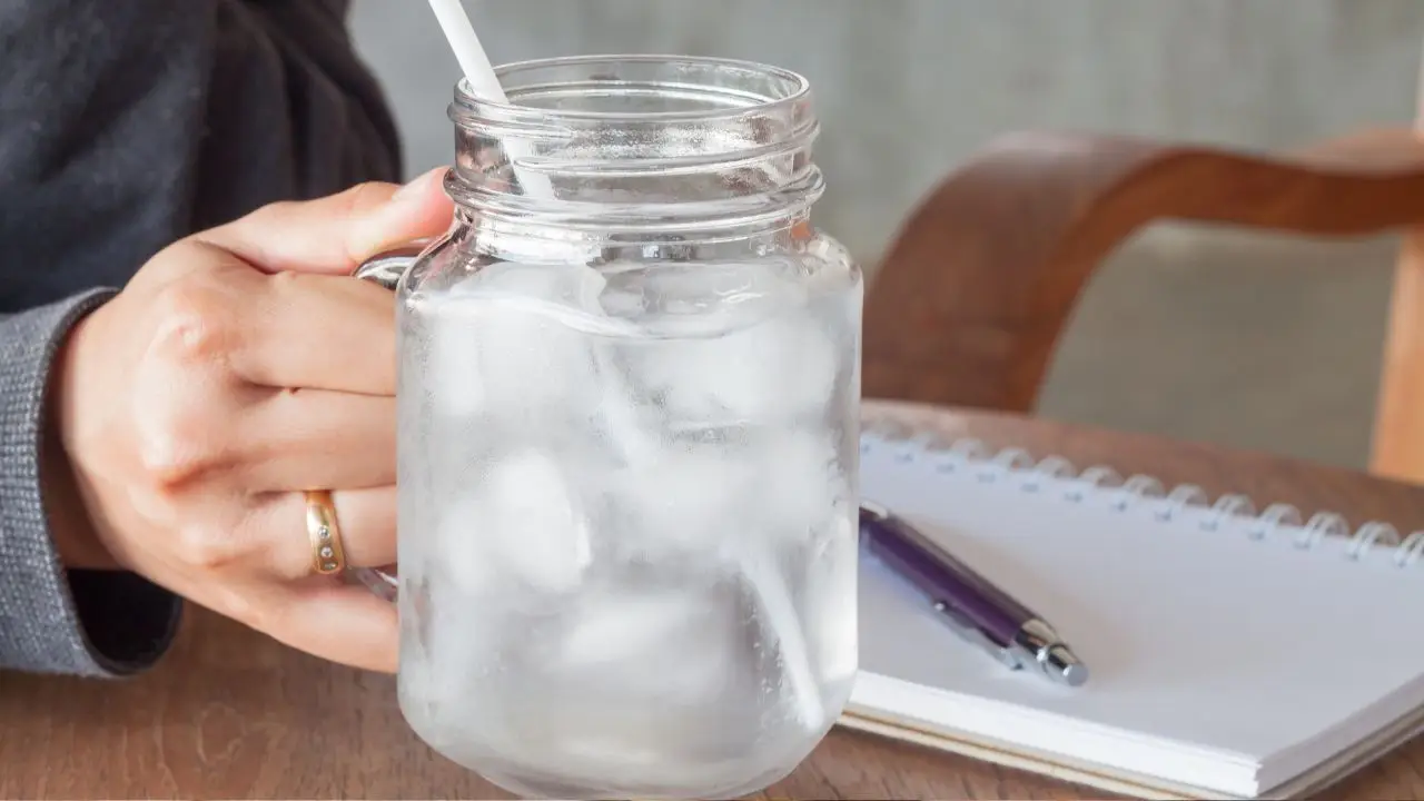 La bevanda fredda che riduce la stanchezza mentale: il nuovo consiglio della Società Italiana di Nutrizione La bevanda fredda che riduce la stanchezza mentale: il nuovo consiglio della Società Italiana di Nutrizione