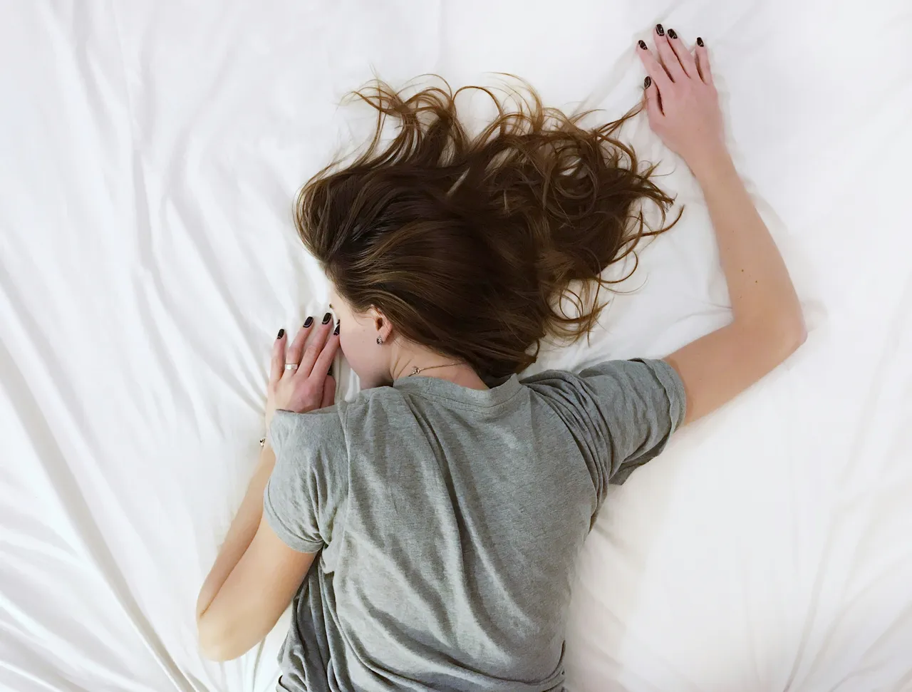 5 errori che sabotano la qualità del sonno a giugno: cosa evitare per riposare davvero meglio 5 errori che sabotano la qualità del sonno a giugno: cosa evitare per riposare davvero meglio