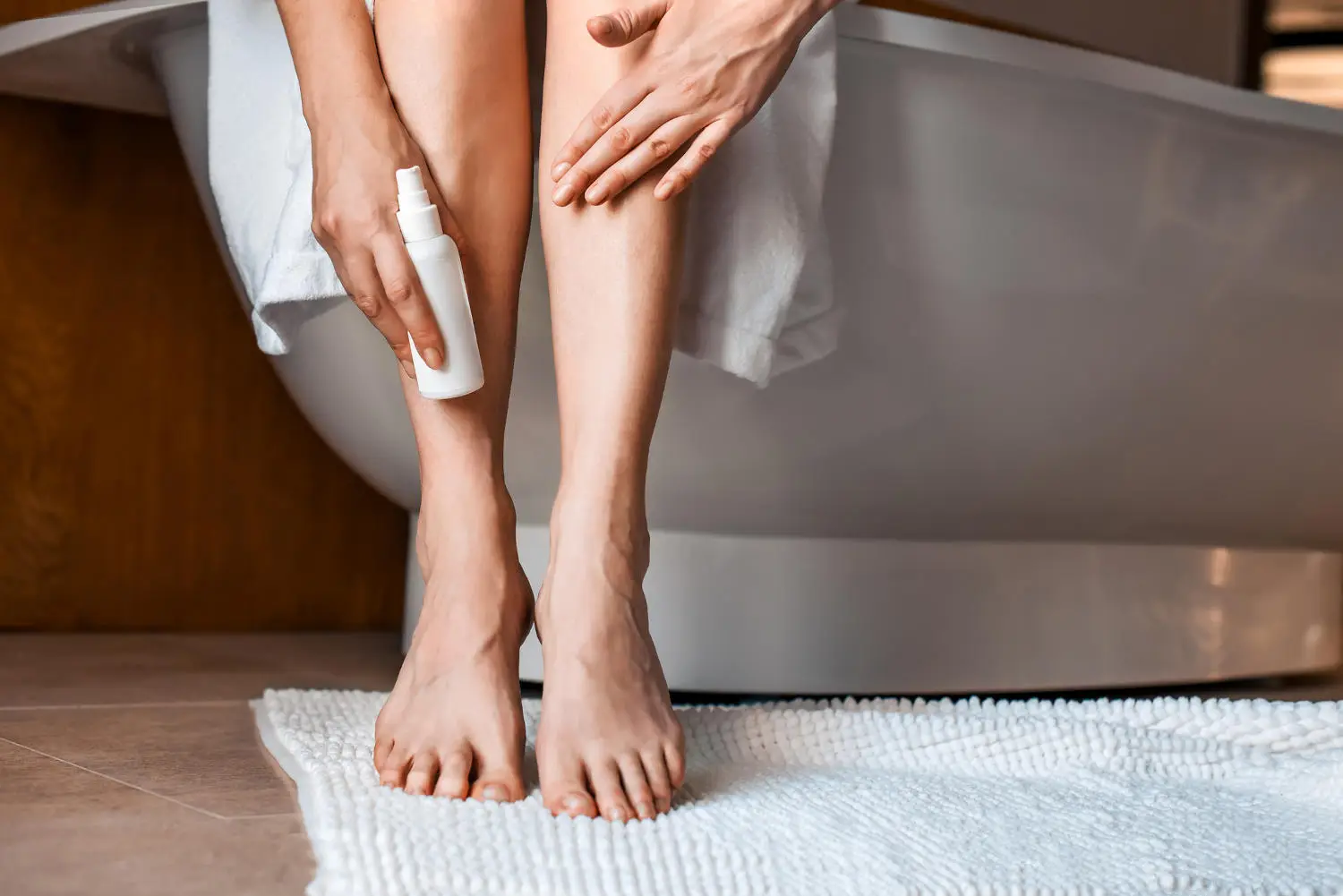 Ritenzione idrica e gambe gonfie? Ecco la routine serale consigliata dai flebologi per l’estate Ritenzione idrica e gambe gonfie? Ecco la routine serale consigliata dai flebologi per l’estate