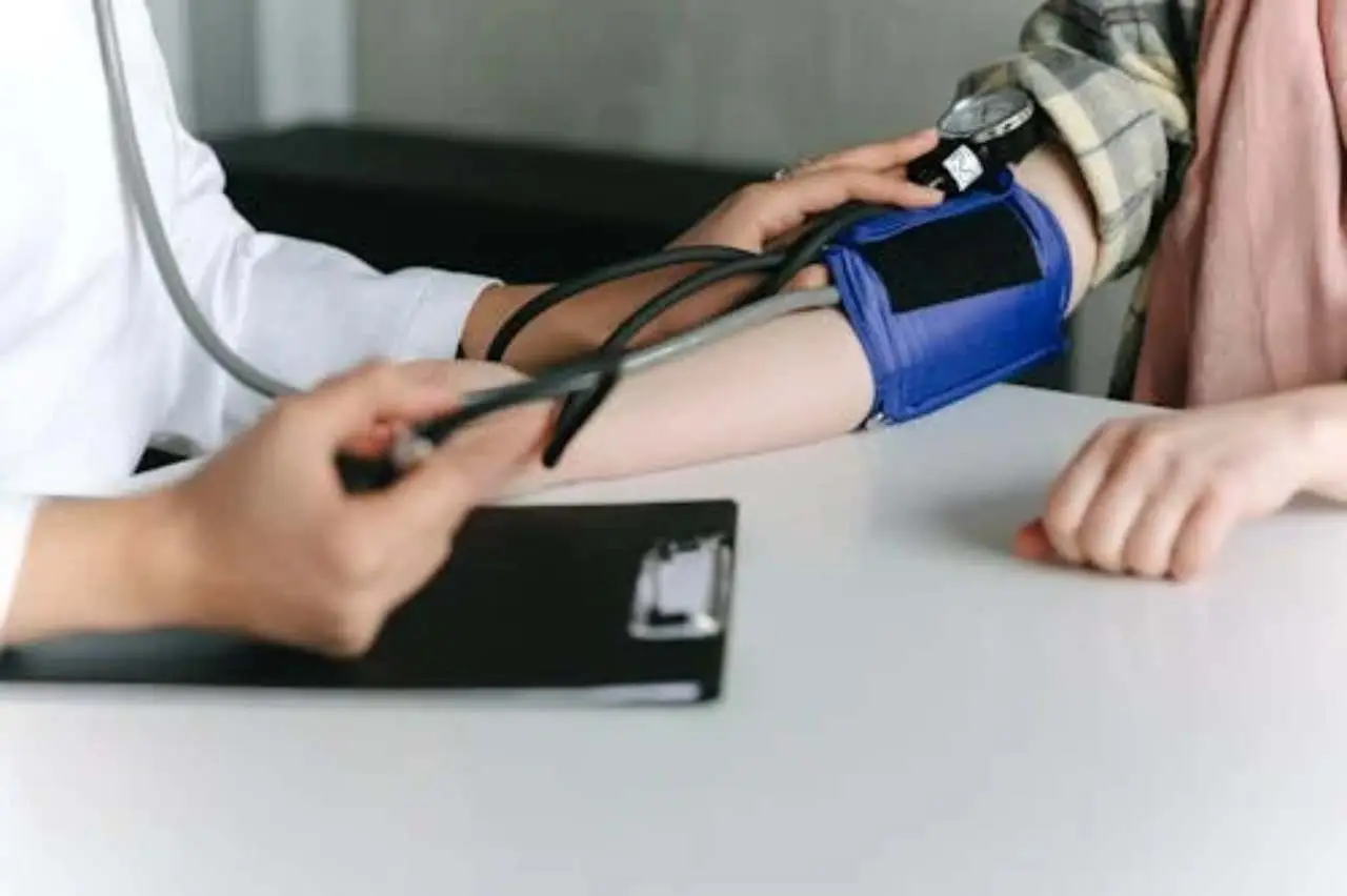 Scopri i segnali nascosti della pressione bassa: la guida aggiornata della Società Italiana di Cardiologia Scopri i segnali nascosti della pressione bassa: la guida aggiornata della Società Italiana di Cardiologia