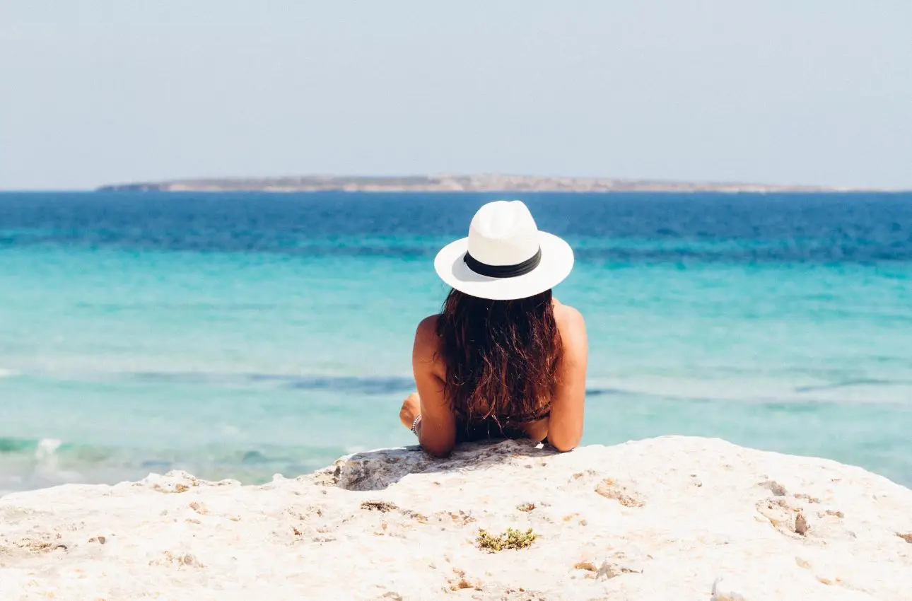 Come proteggere la pelle dal sole con l’alimentazione: i 3 cibi chiave suggeriti dai dermatologi per l’estate Come proteggere la pelle dal sole con l’alimentazione: i 3 cibi chiave suggeriti dai dermatologi per l’estate