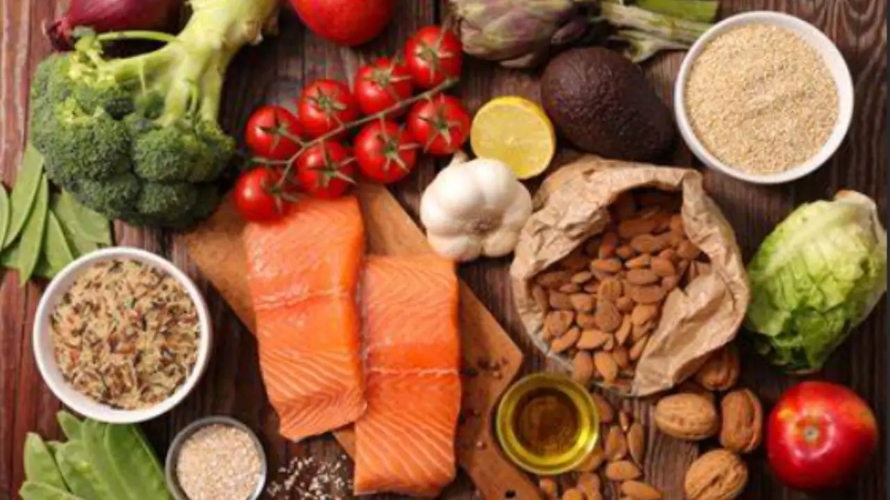 Cosa mangiare a pranzo per evitare il calo di energia: il consiglio della Società Italiana di Nutrizione Cosa mangiare a pranzo per evitare il calo di energia: il consiglio della Società Italiana di Nutrizione