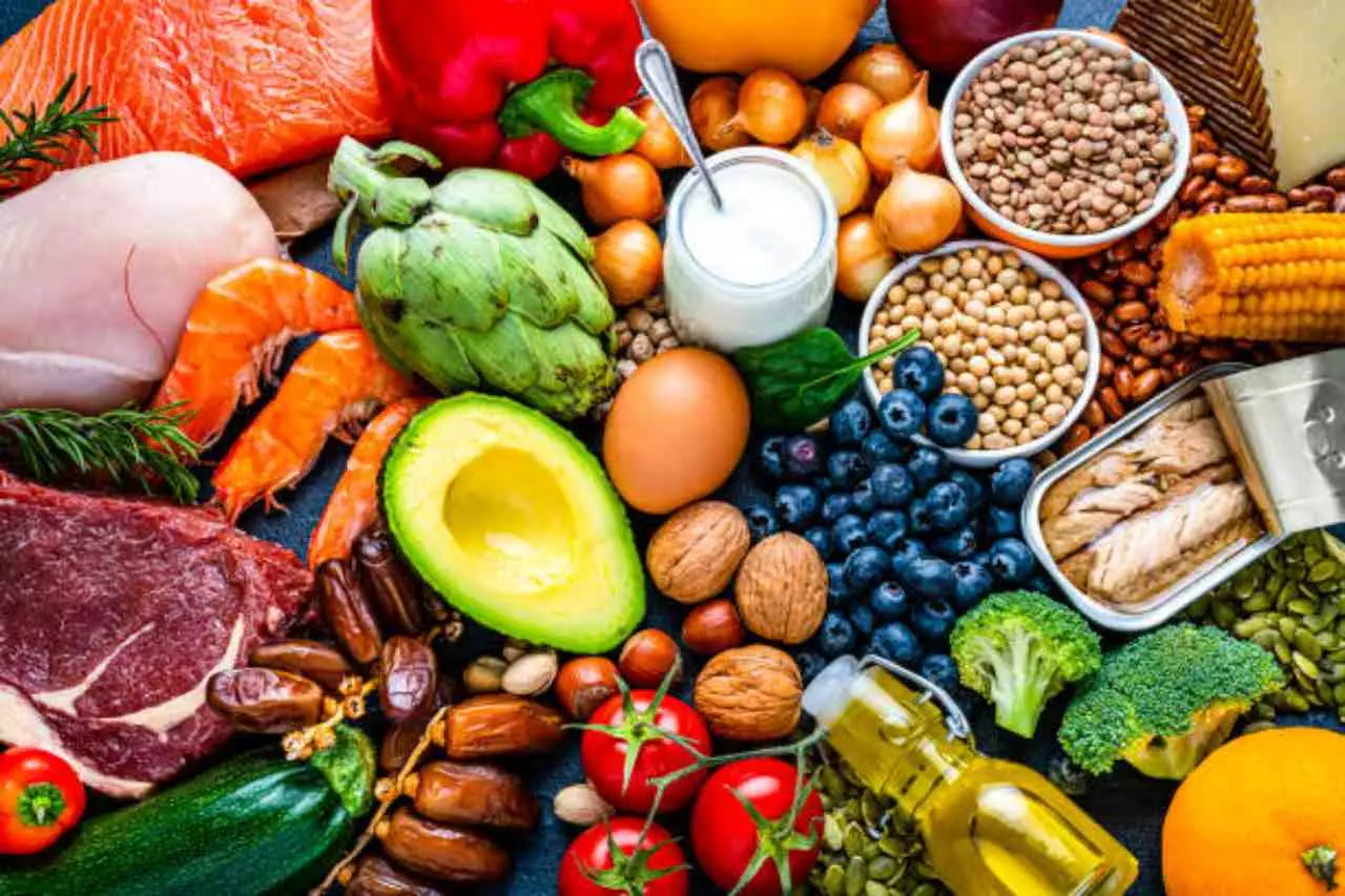 Cosa mangiare a pranzo per evitare il calo di energia: il consiglio della Società Italiana di Nutrizione Cosa mangiare a pranzo per evitare il calo di energia: il consiglio della Società Italiana di Nutrizione
