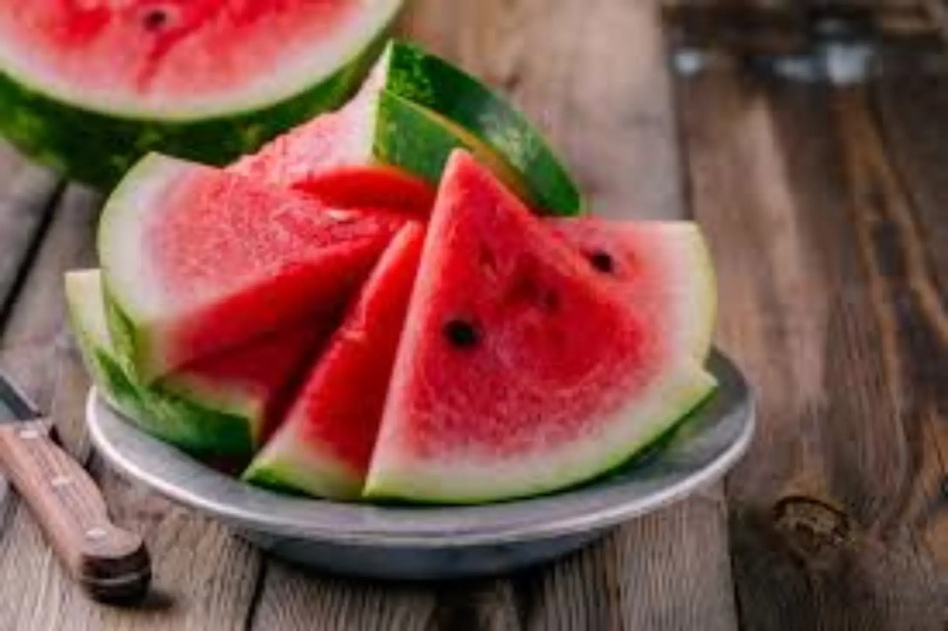 Il frutto estivo che fluidifica il sangue e protegge il cuore Il frutto estivo che fluidifica il sangue e protegge il cuore