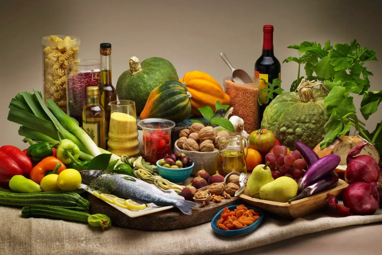 I migliori cibi per la mente secondo i neurologi: ecco cosa inserire nella dieta I migliori cibi per la mente secondo i neurologi: ecco cosa inserire nella dieta